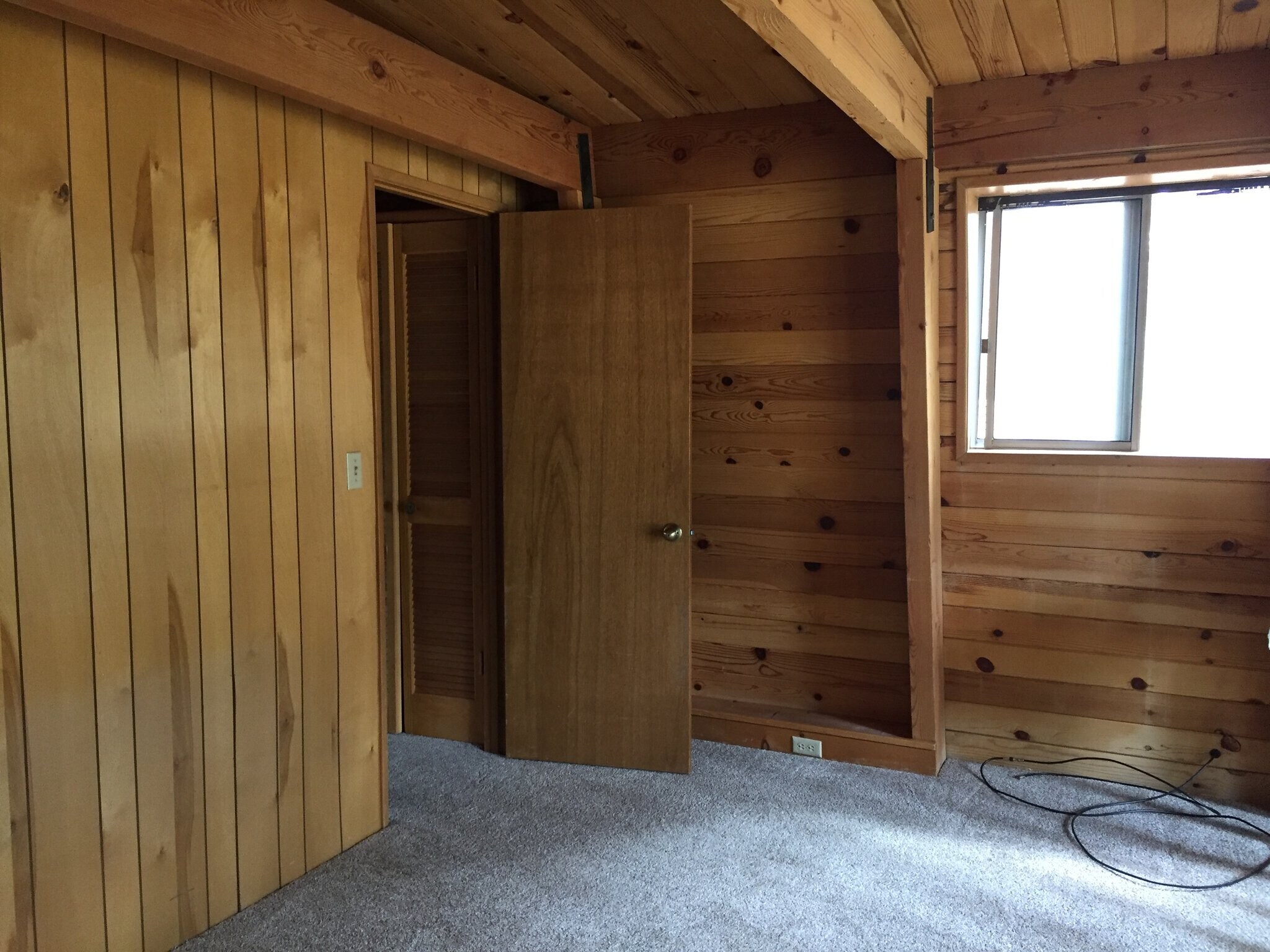 Building Photo - 2037 Fox Ln