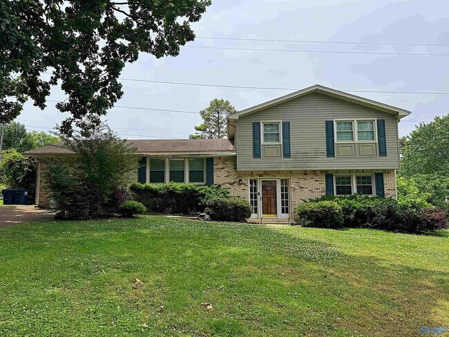 Building Photo - 11406 Crestfield Dr SE