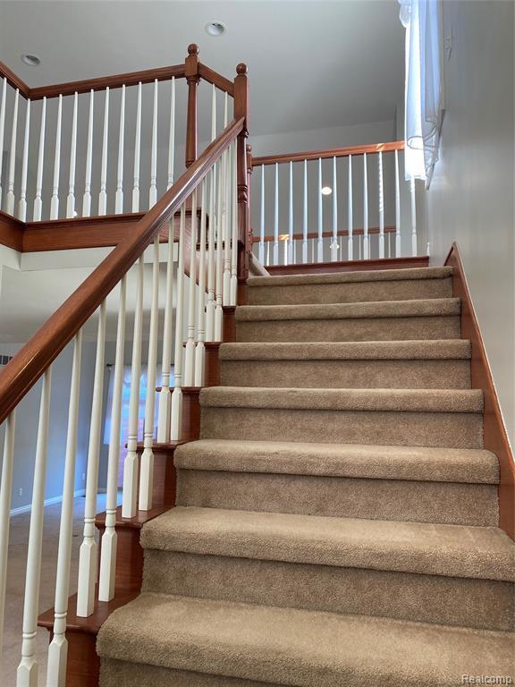 Building Photo - 1046 Lorenzo Ct