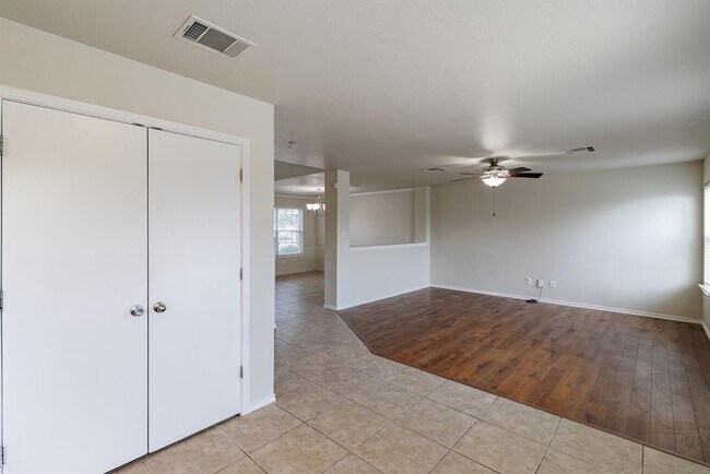 Building Photo - 157 Brickyard Ln