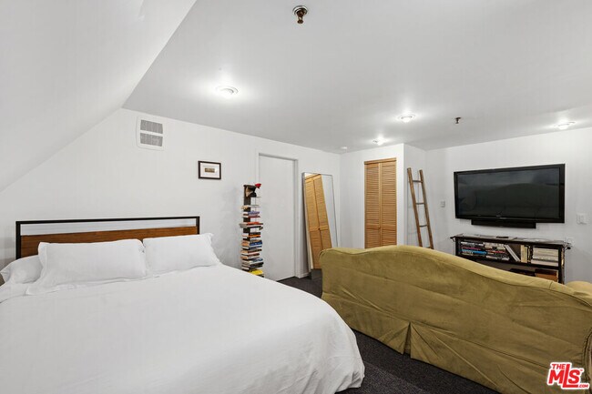 Building Photo - 477 Upper Mesa Rd