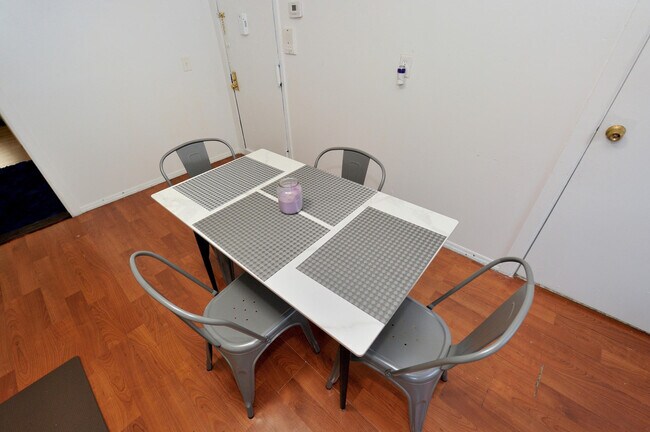 Building Photo - 370 8th Ave