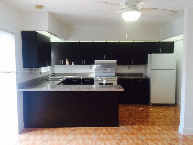 Building Photo - 8205 SW 23rd Ct