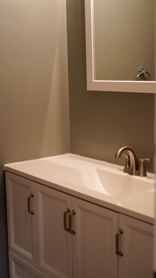 Building Photo - 1218 Bainbridge St