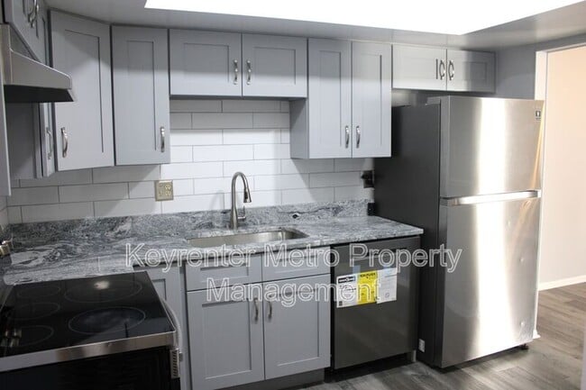 Building Photo - 12526 Woodstock Dr E