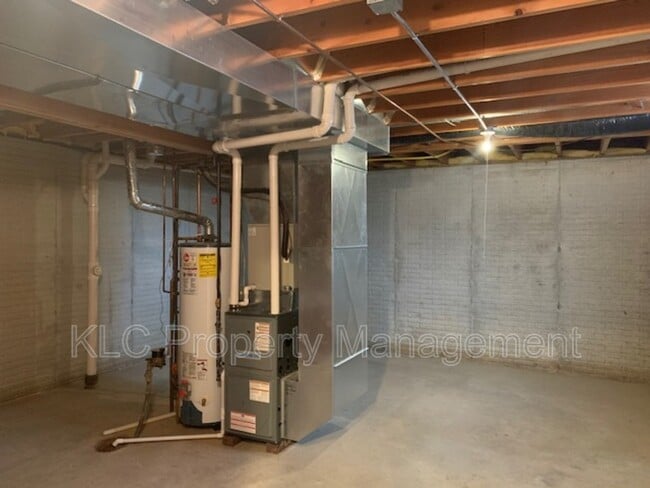 Building Photo - 15417 Ridgeview Dr