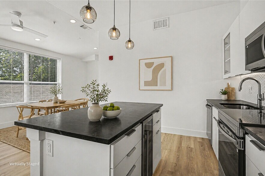 Building Photo - 2217 N Fitzhugh Ave