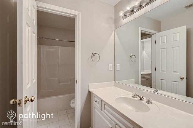 Building Photo - 1201 Eldon Pointe Northwest UNIT