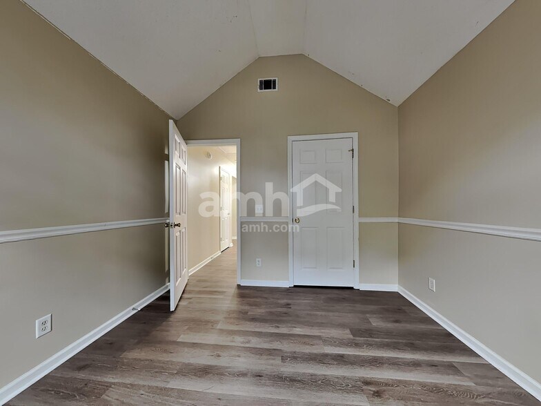 Building Photo - 26 Coronado Ct