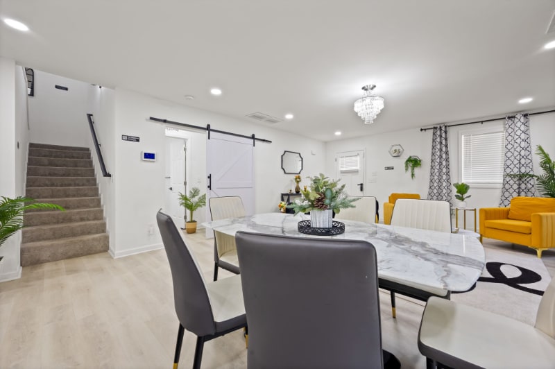 Building Photo - 1362 Graymont Dr SW