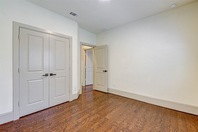 Building Photo - 5710 Brancott Way
