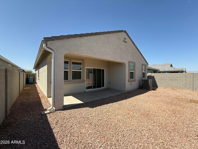 Building Photo - 2474 W Sable Ave