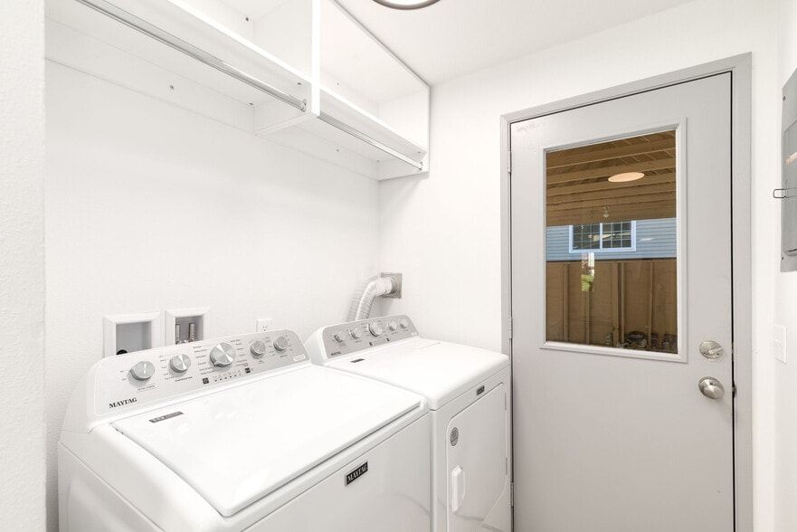 Building Photo - 11334 3rd Ave NE