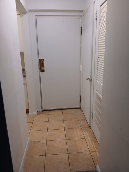 Building Photo - 1950 Nelawood Rd