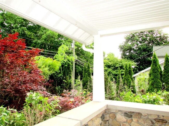 Building Photo - 93 New Harwinton Rd