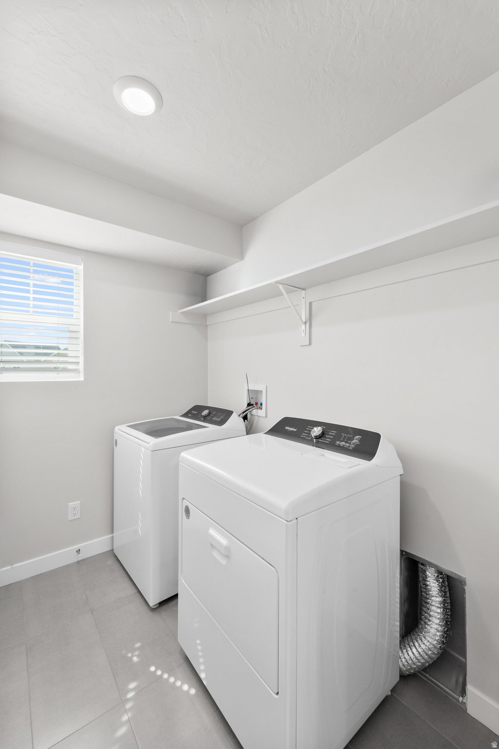 Building Photo - 41 E Brushy Canyon St