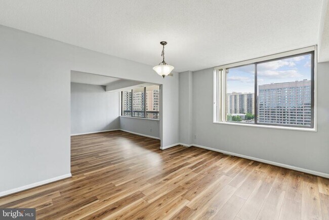 Building Photo - 3713 S George Mason Dr