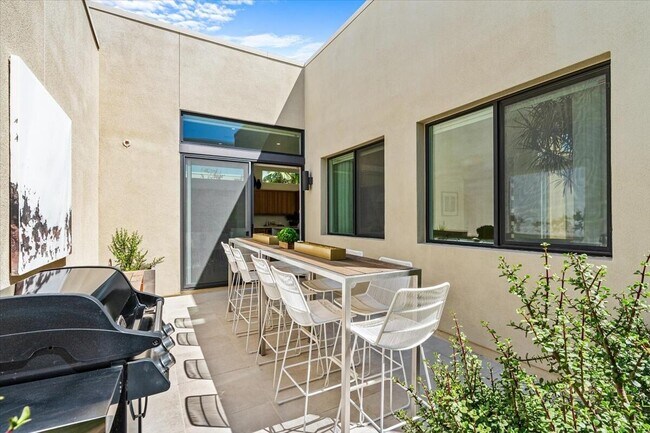 Building Photo - 446 Fountain Dr