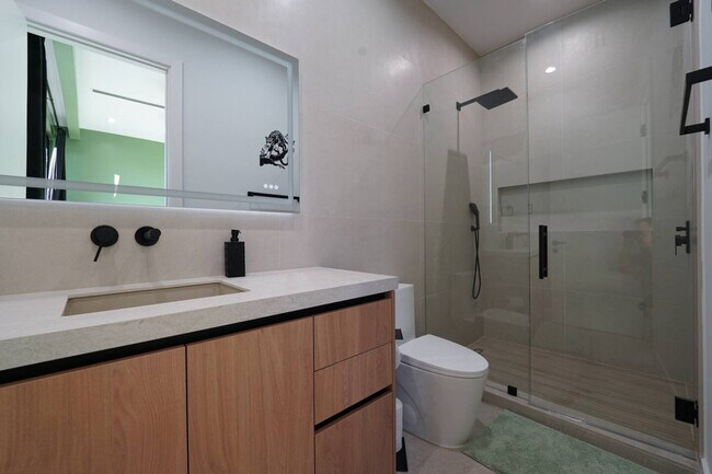 Building Photo - 1812 Miami Rd