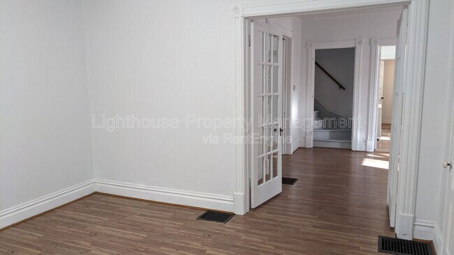 Building Photo - 511 Locust St