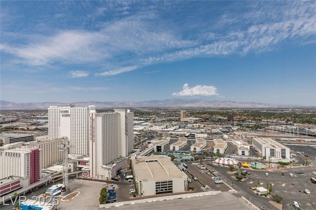 Building Photo - Luxury High-Rise Living at SKY | 29th Floo...