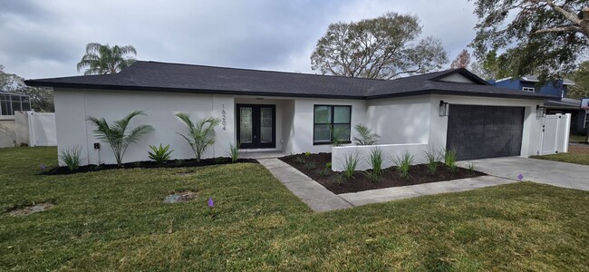 Building Photo - Completely remodeled 4 Bed 4 Bath home wit...