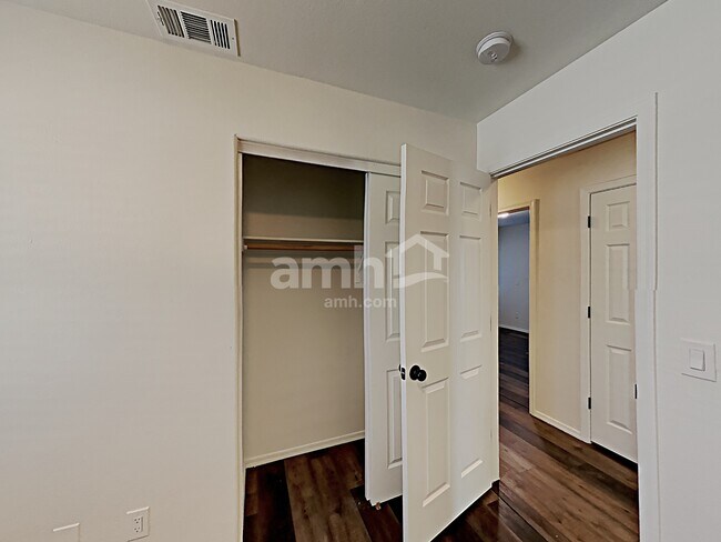 Building Photo - 3025 W Horsham Dr