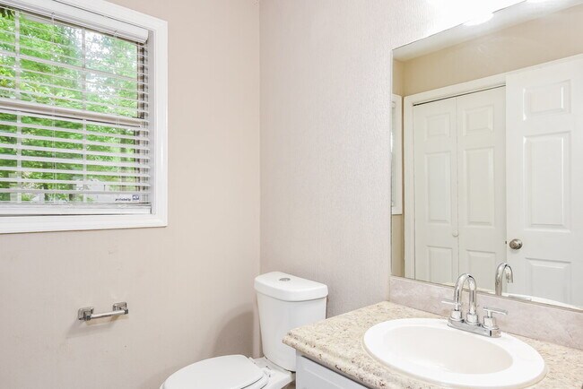 Building Photo - 2585 Windage Dr SW