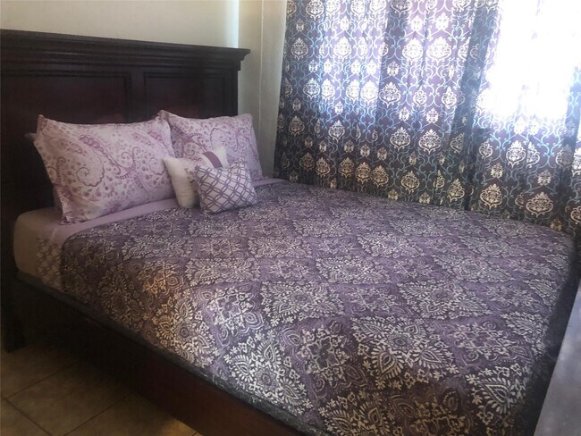 Building Photo - 17131 NW 32 Ct