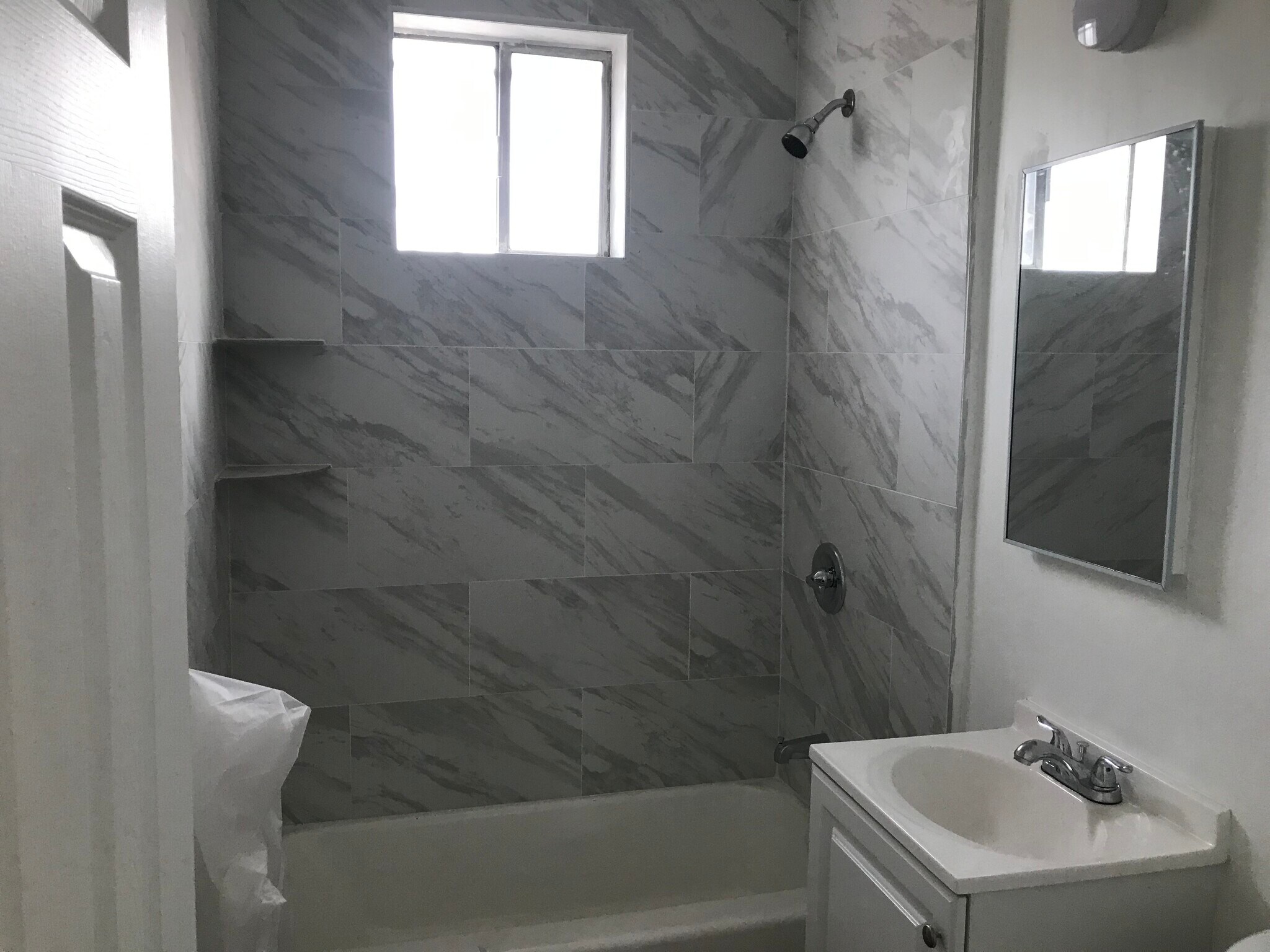 Building Photo - 1030 E 21st St