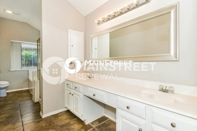 Building Photo - 3 Bedroom Pet-Friendly Home in Plano, TX with Main Street Renewal