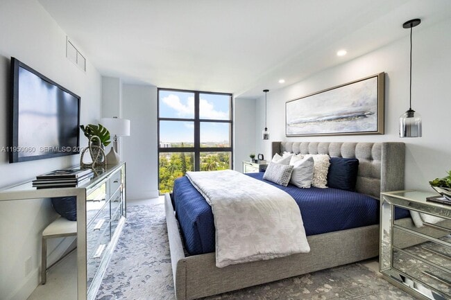 Building Photo - 1000 NE Quayside Terrace