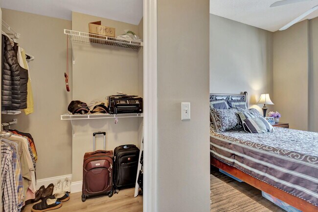 Building Photo - 616 Clearwater Park Rd