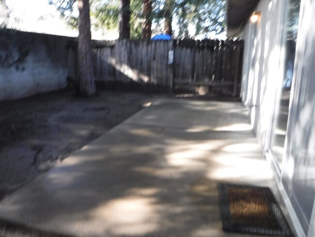 Building Photo - 1090 Gilliland Dr