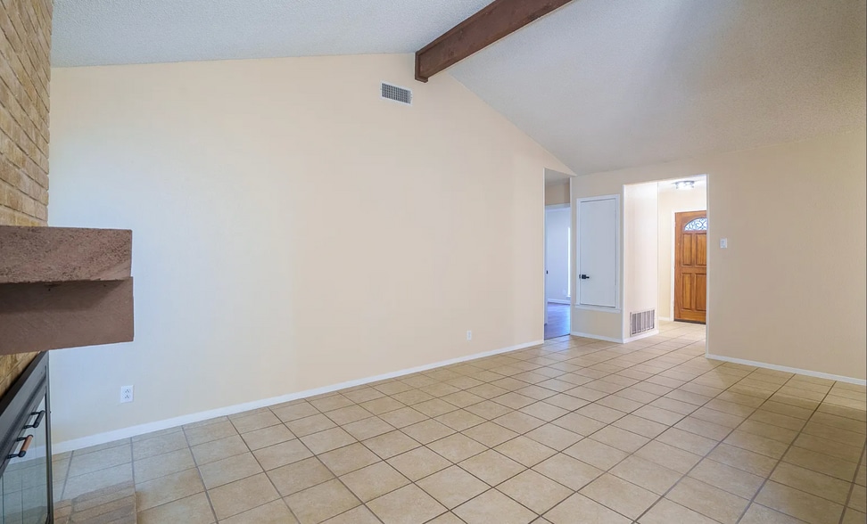 Building Photo - 8806 Thatch Dr