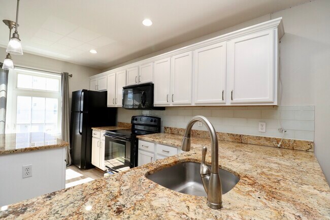 Building Photo - 45 Harbor View Ln