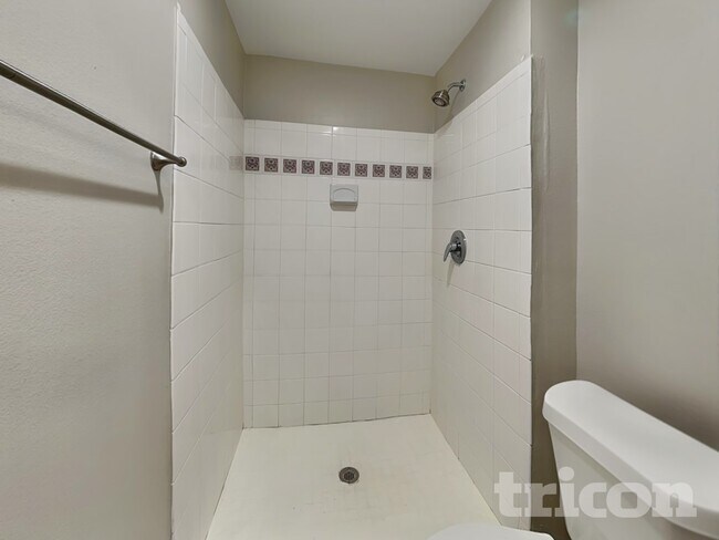 Building Photo - 649 Doe Cove Pl