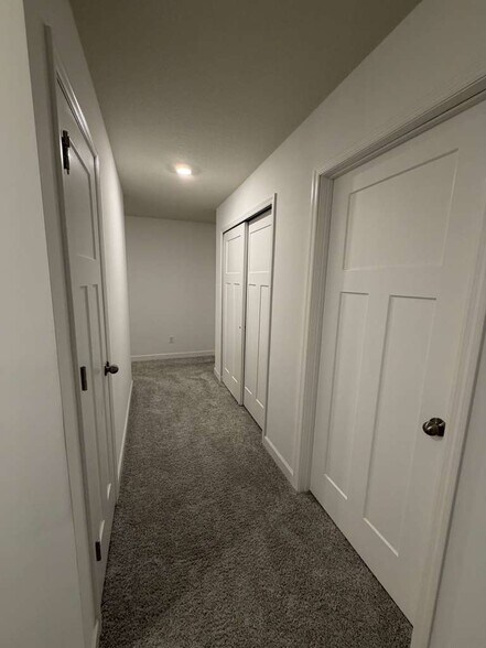 Building Photo - 10604 Heron Ave S