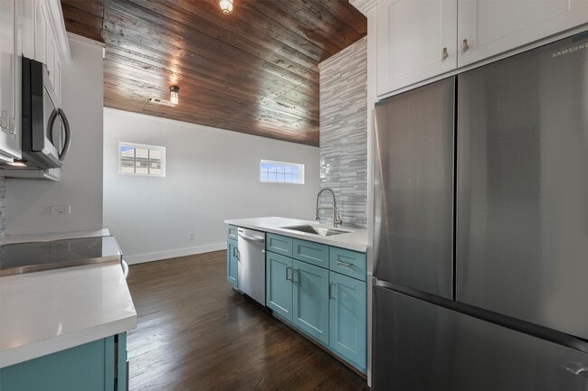 Primary Photo - 1811 20th St