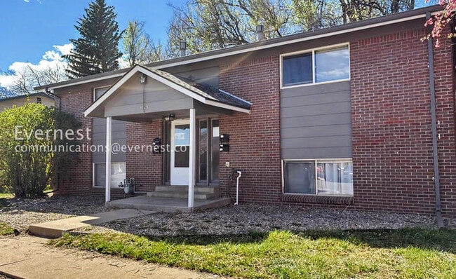 Building Photo - 1305 Burton Ct