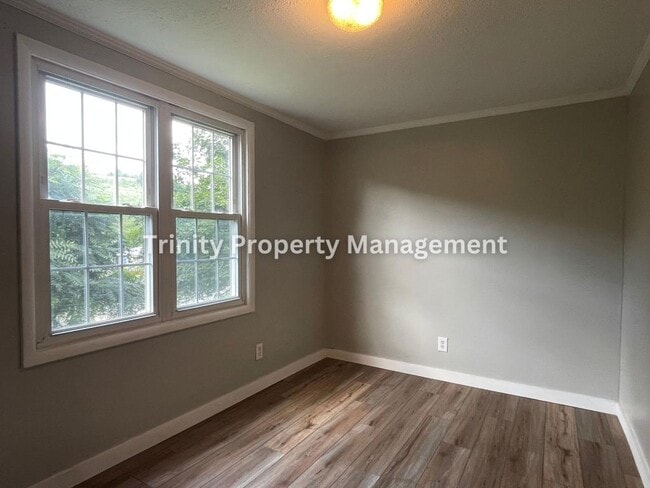 Building Photo - 27 Hathaway Dr
