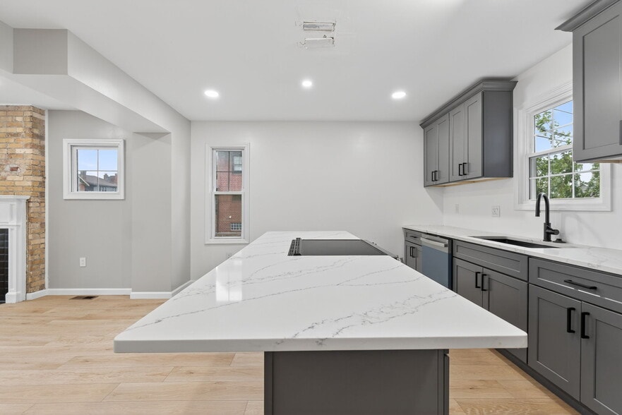 Building Photo - 1123-1125 S Ohio Ave