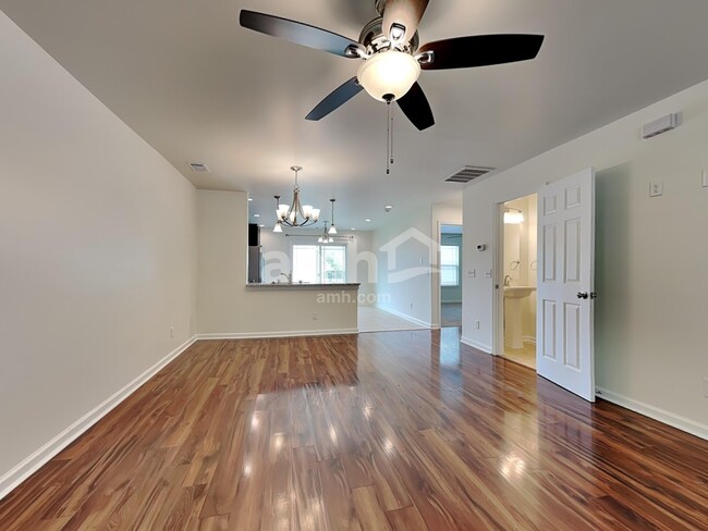 Building Photo - 423 Seabreeze Drive