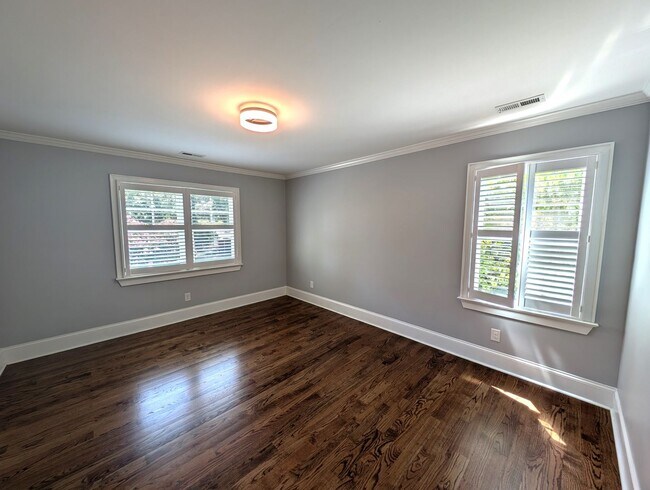 Building Photo - Plaza Midwood, Luxury 4 Bedroom/4 Bathroom Home!