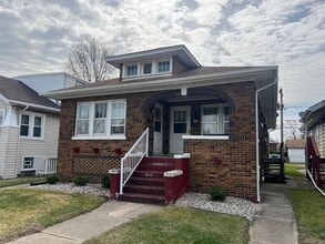 Building Photo - 331 157th St