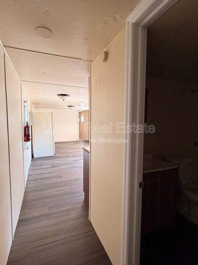 Building Photo - 7972 Breeze Dr