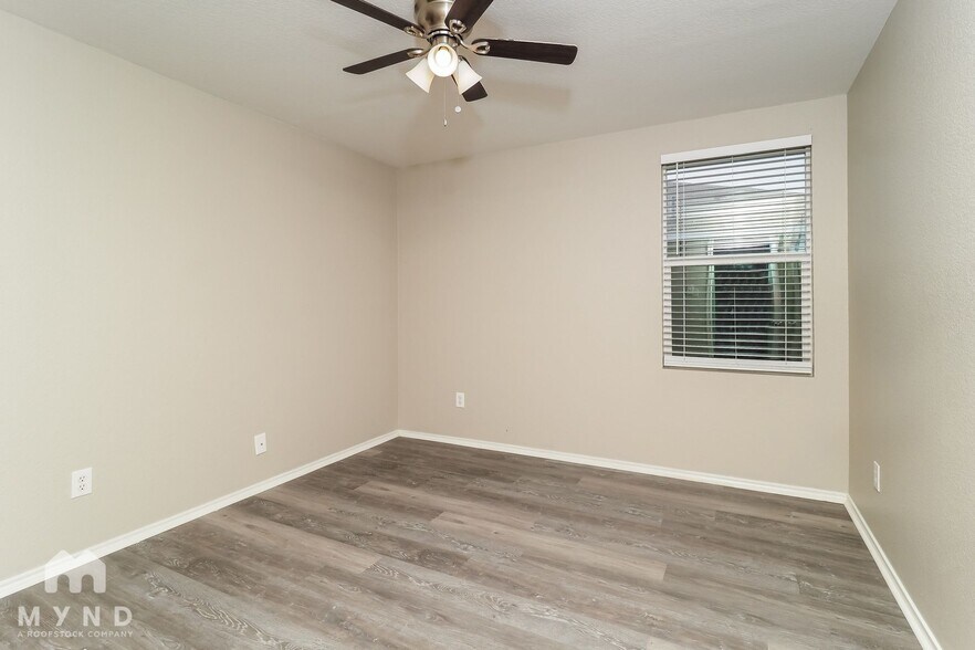 Building Photo - 3233 Sunshine Way