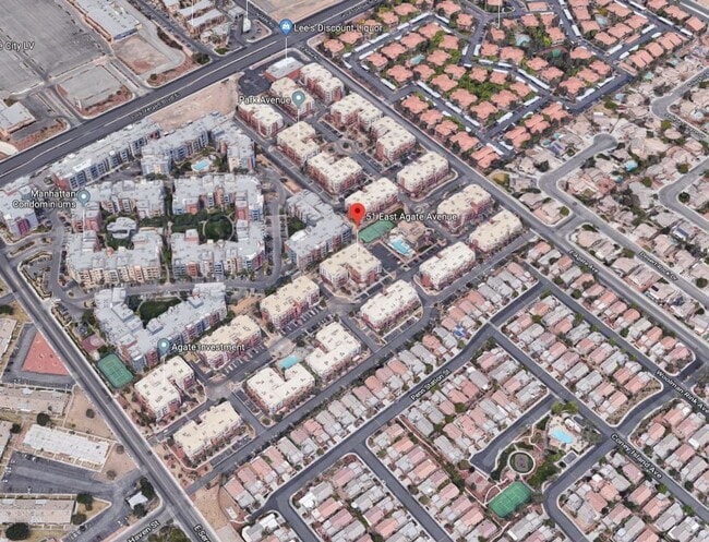 Building Photo - Luxury Mid-rise Condo unit  located on the...