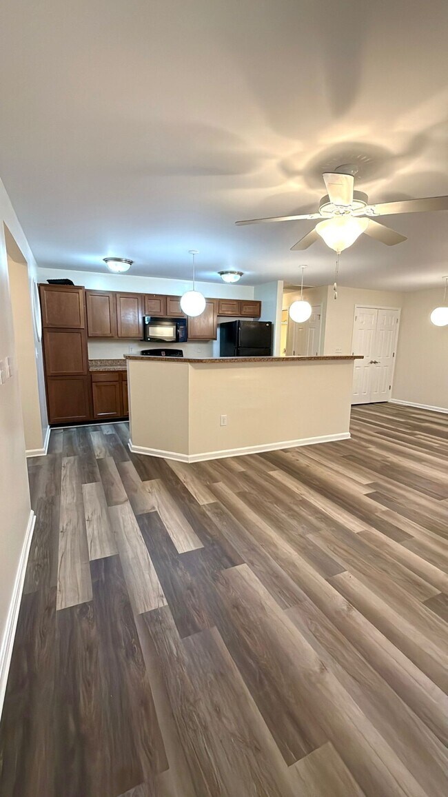 Building Photo - Brook Bend Way