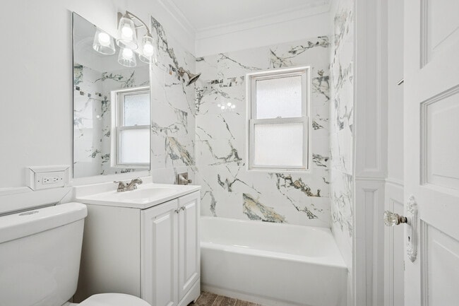 Building Photo - 2639 Prairie Ave